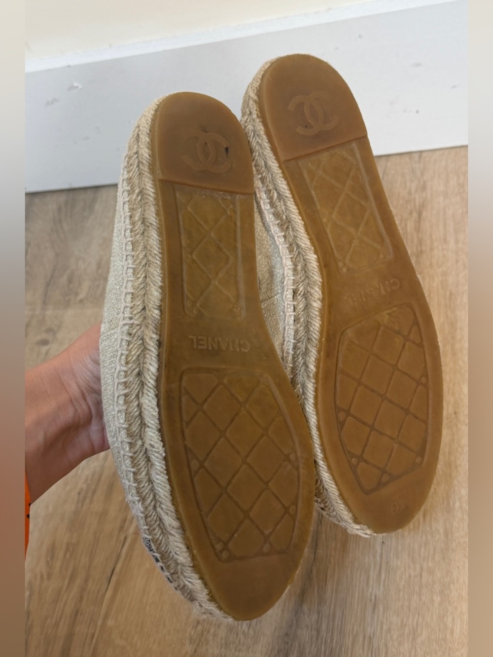 CHANEL Beige and Black Canvas Espadrilles with White CC Logo vintage sz 40 - Picture 4 of 5
